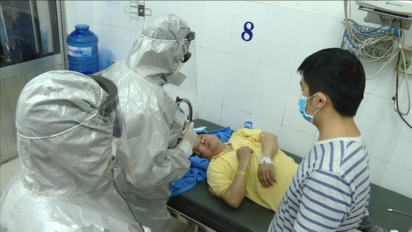 Lý do TP Hồ Chí Minh chưa muốn học sinh đi học: 1 bệnh nhân nhiễm nCoV cần 15 nhân viên y tế