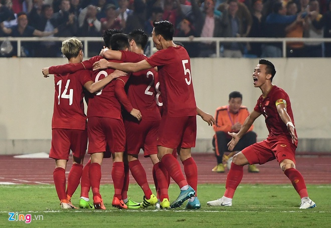 Tuyển Việt Nam tiếp tục dẫn đầu khu vực trên bảng xếp hạng FIFA