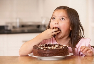 Trẻ ăn nhiều sẽ mắc chứng bệnh gì?