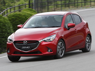 Lộ ảnh thật đầu tiên của Mazda2 mới