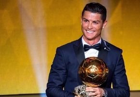 Cruyff: “Thật ngớ ngẩn khi trao quả bóng Vàng cho Ronaldo”