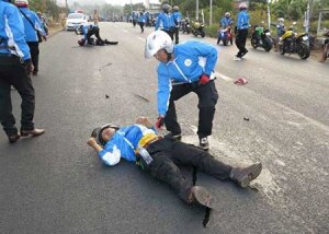 VĐV mô tô tử nạn khi bảo vệ đoàn đua ở Đồng Nai