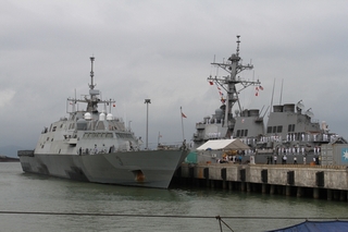 Chiến hạm Hải quân Hoa Kỳ do Đại tá gốc Việt dẫn đầu thăm Đà Nẵng