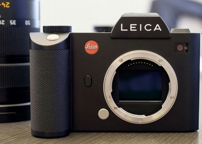 Leica ra mắt máy ảnh lấy nét nhanh nhất thế giới