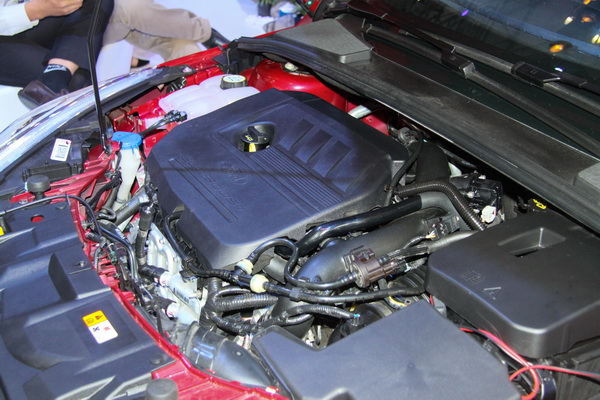 Khối động cơ EcoBoost 1,5 lít công suất tới 180 mã lực, 240 Nm