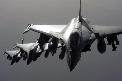 Pháp cuồng nộ trút giận vào thủ phủ của IS