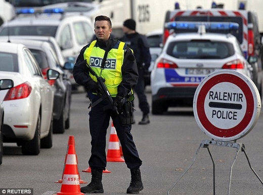 An ninh được tăng cường sau vụ khủng bố Paris