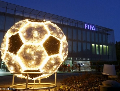 FIFA lại rúng động trước vụ bắt giữ 2 quan chức cấp cao!