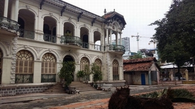 Hàng chục biệt thự cổ ở Sài Gòn bị tháo dỡ