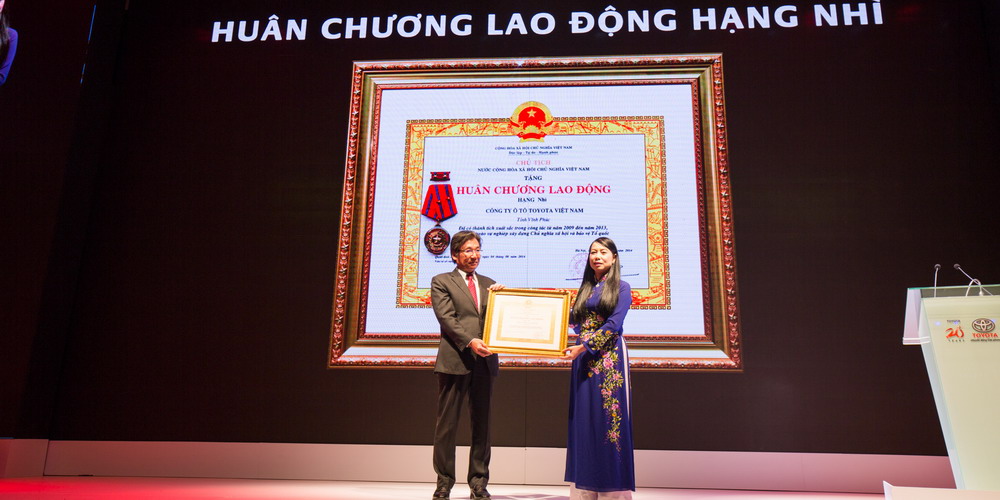 Toyota Việt Nam nhận Huân chương Lao động hạng nhì