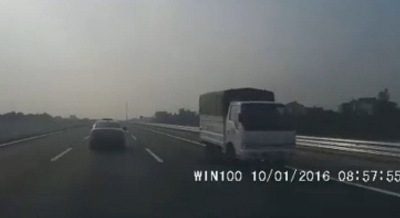 Xác minh xe tải lao vun vút ngược chiều trên cao tốc Hà Nội - Hải Phòng
