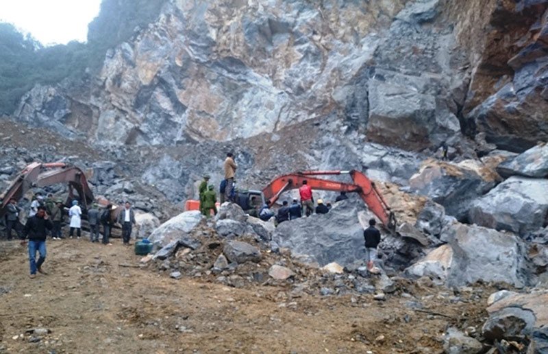 Thủ tướng yêu cầu điều tra nguyên nhân vụ sập mỏ đá làm 6 người chết