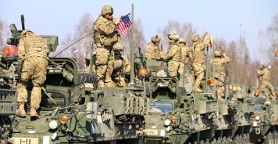 Bị vũ khí Mỹ vây kín, Nga thất kinh