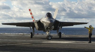 Mỹ &quot;tiền mất tật mang&quot; với chiến đấu cơ F-35 mới