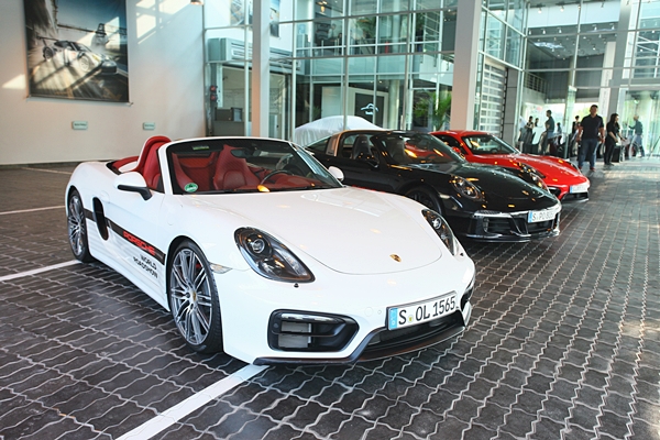 Porsche bán gần 120.000 xe trong nửa đầu năm 2016