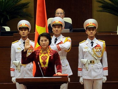 Tân Chủ tịch Quốc hội Nguyễn Thị Kim Ngân tuyên thệ trước Quốc hội khi nhậm chức