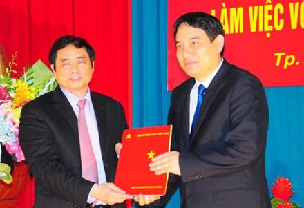 Ông Nguyễn Đắc Vinh nhận nhiệm vụ Bí thư Tỉnh ủy Nghệ An