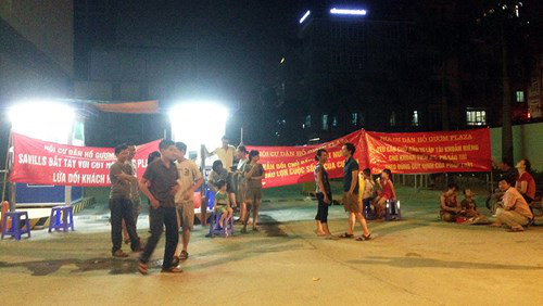 Cư dân Hồ Gươm Plaza biểu tình phản đối chủ đầu tư