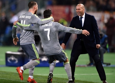 Zidane cầu cứu đội bóng &quot;tí hon&quot; để vô địch La Liga