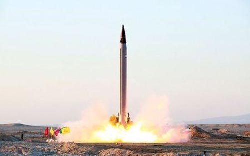 Iran phóng thành công tên lửa đạn đạo tầm trung