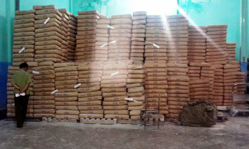 TP.HCM: Bắt giữ hơn 140 tấn bột mì &quot;có vấn đề&quot;