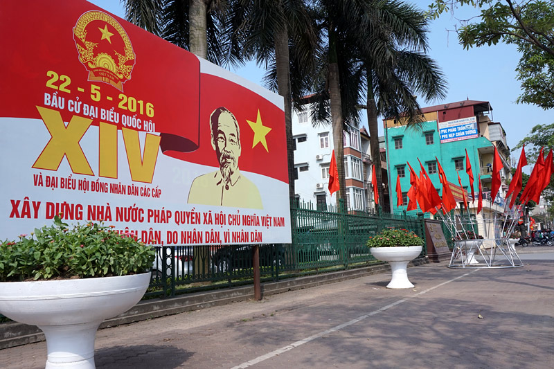 Những hình ảnh Thủ đô rực đỏ đón ngày bầu cử