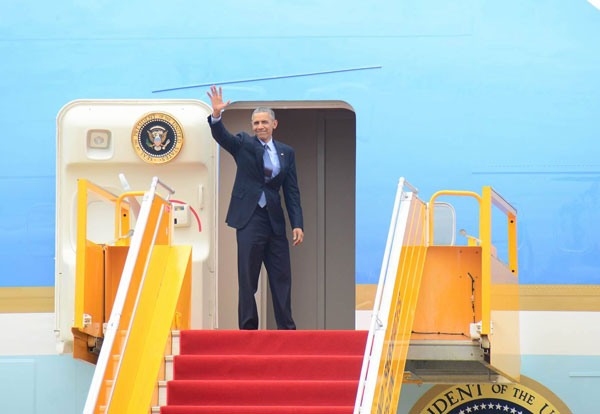 Tổng thống Obama lên máy bay rời TP.HCM