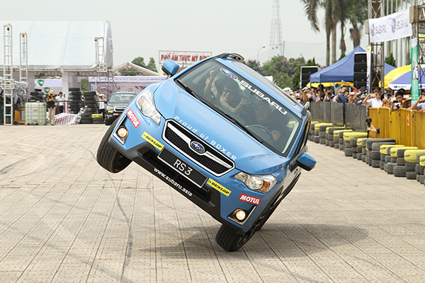 Trình diễn mạo hiểm với xe Subaru tới Hà Nội