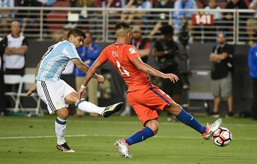 Banega nâng tỉ số lên 2-0, nhấn chìm hy vọng của Chile