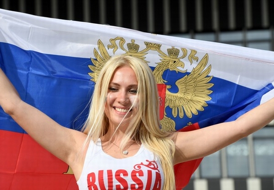 Vẻ đẹp quyến rũ của cô gái Nga