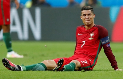 C.Ronaldo sẽ được điều trị chấn thương bằng ... nhau thai!