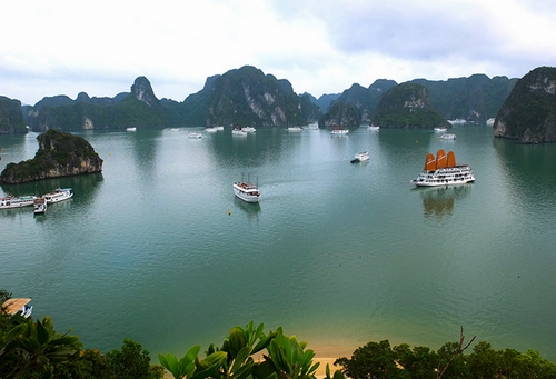 Vịnh Hạ Long lọt Top 10 địa điểm du lịch lý tưởng nhất Đông Nam Á