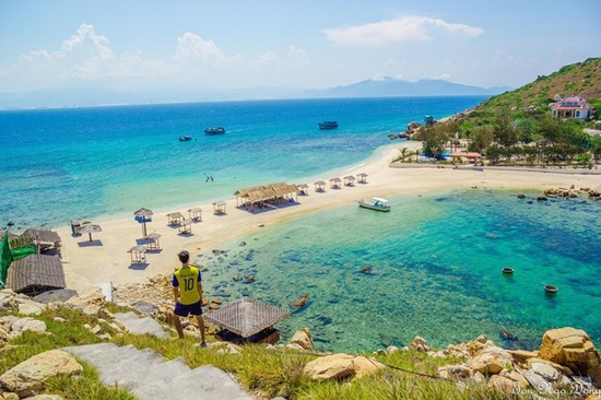 Bãi tắm đôi duy nhất Việt Nam ở đảo Yến