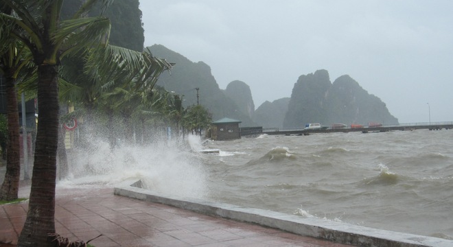 Quảng Ninh, Hải Phòng gồng mình chống bão