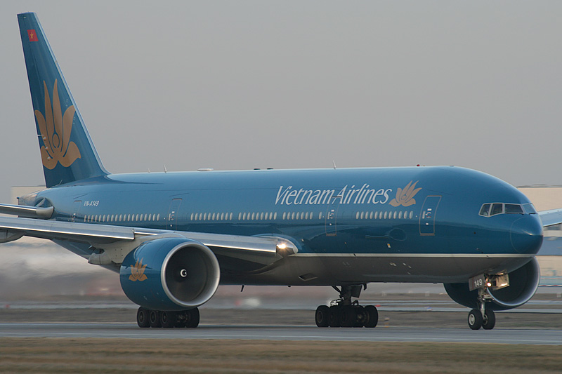 Vietnam Airlines hoãn nhiều chuyến bay do bão số 2