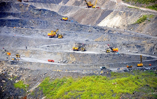 Lạ: tour du lịch tham quan mỏ than tại Quảng Ninh