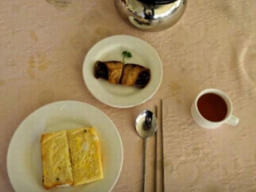 Bữa ăn sáng tại một khách sạn ở Triều Tiên. Ảnh: TRIPADVISOR