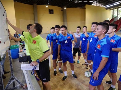 Futsal Việt Nam sẵn sàng đối đầu tuyển Paraguay