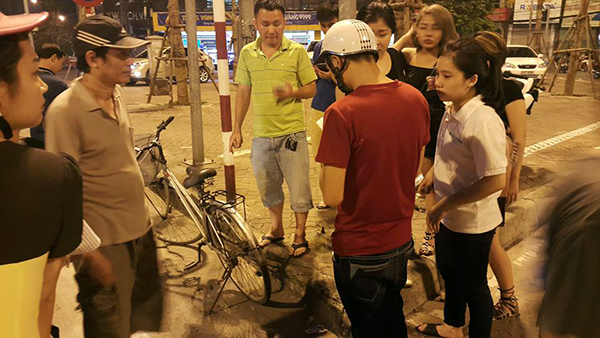 Truy tìm chiếc Innova vượt đèn đỏ gây tai nạn rồi bỏ chạy ở Hà Nội