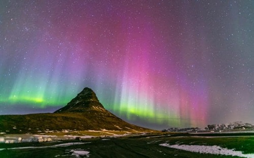 Đứng đầu danh sách những quốc gia thanh bình nhất thế giới là Iceland. Đây là một trong những điểm đến thu hút du khách với nhiều thắng cảnh đẹp. Năm 2015, Iceland đón 1,2 triệu lượt du khách và dự kiến quốc gia này sẽ đón 1,6 triệu khách du lịch trong năm 2016.