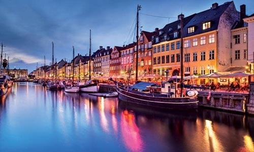 Năm 2016, Đan Mạnh được đánh giá là quốc gia hạnh phúc nhất thế giới. Thủ đô Copenhagen là “một trong những thành phố tuyệt vời nhất Châu Âu”.