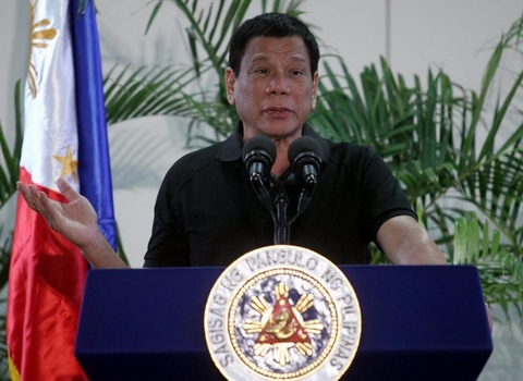 Tổng thống Philippines lại khiến Mỹ &quot;chết điếng&quot;, Trung Quốc hoan hỉ