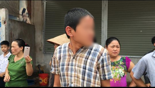 Bắc Giang: Bé trai 13 tuổi leo lên xe khách gây tai nạn liên hoàn