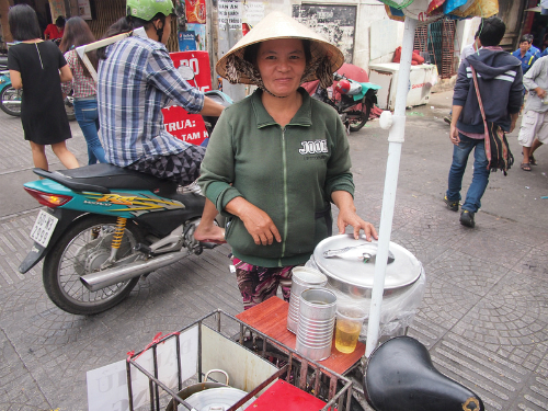 Phượt thủ nước ngoài: Hà Nội là chốn ro​ng chơi, TP. Hồ Chí Minh là nơi để sống