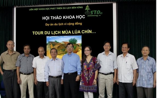 Hội thảo “ Tour du lịch Mùa lúa chin tại làng cổ Đường Lâm” tháng 9/2014