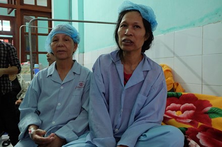 Bà Nguyễn Thị Miến (54 tuổi) thuật lại sự việc.