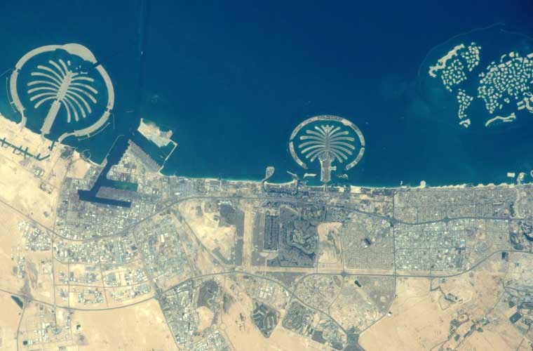 Ngắm kì quan nhân tạo – đảo Cọ ở Dubai nhìn từ ngoài không gian. Ảnh BI