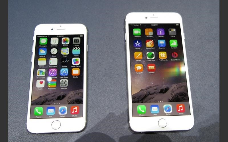 Trong khi đó iPhone 6 Plus có màn hình 5.5 inch, dày 7.1 mm. Ảnh: Whatifi.