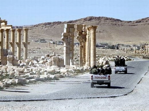 Quân đội Syria thất thủ, khủng bố IS tràn vào Palmyra