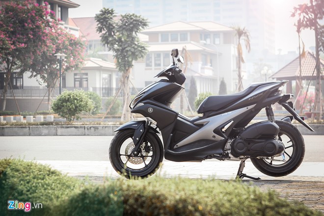 NVX (giá từ 44,9 triệu đồng)  Sau khi dừng sản xuất dòng xe Nouvo, Yamaha Việt Nam tung ra mẫu NVX như một sản phẩm thay thế. Mặc dù vậy, đây là dòng xe mới hoàn toàn, với thiết kế riêng và trang bị những tính năng, công nghệ mới. 